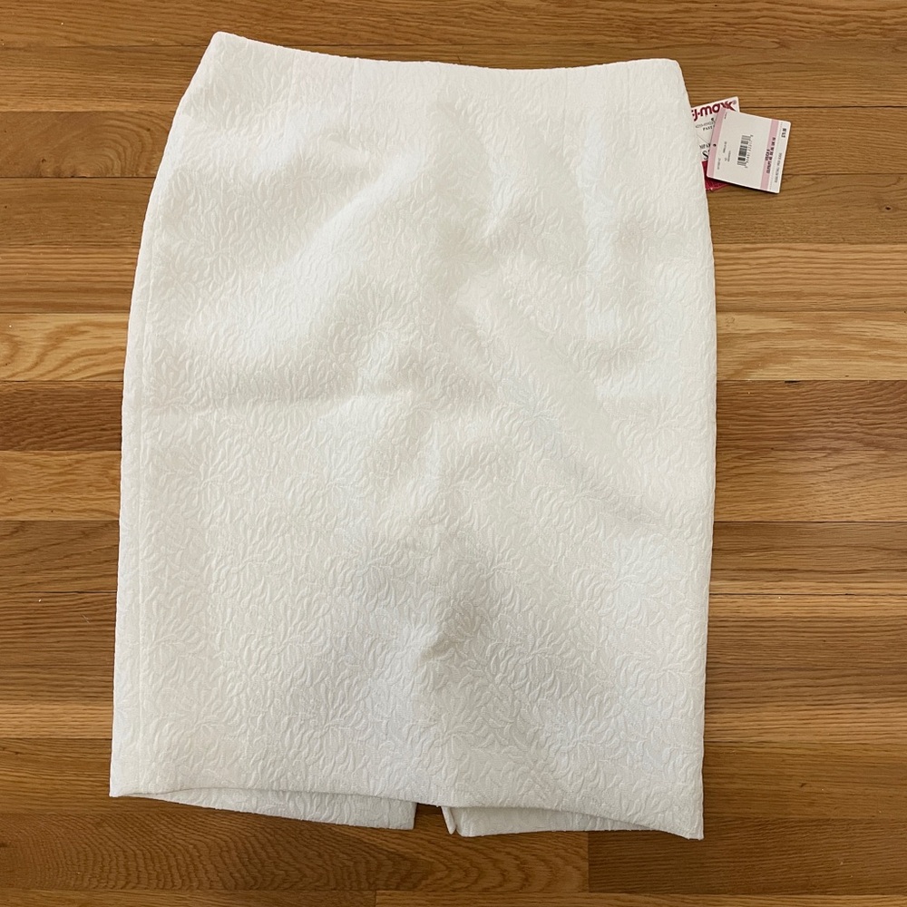 White pencil skirt